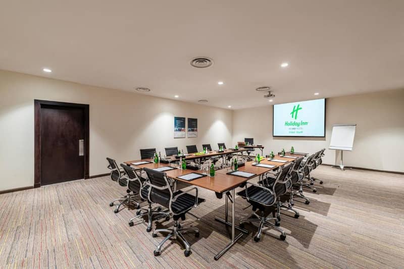 Holiday Inn Riyadh Al Qasr, an IHG Hotel