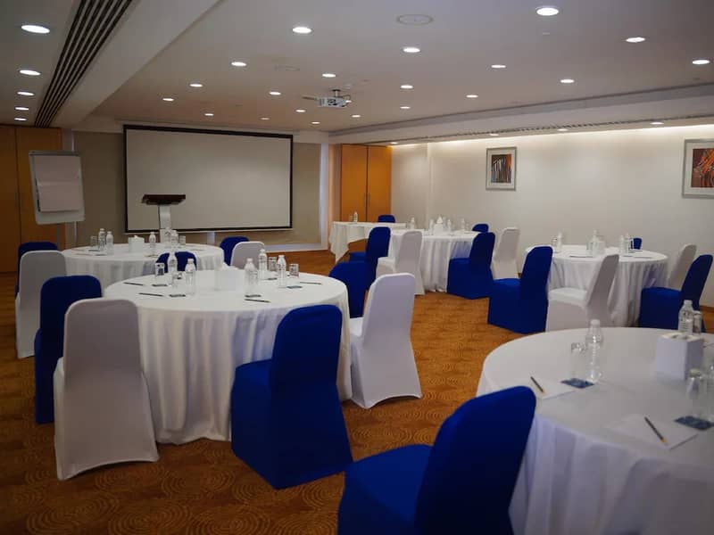 Golden Tulip Muscat