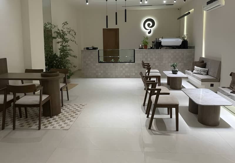 Elegant Cafe Sakaka