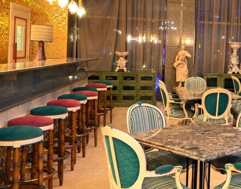 Chez Alain Restaurant and Lounge
