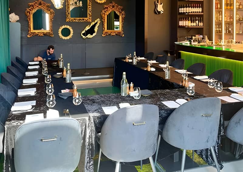 The Pods Restaurant Dubai