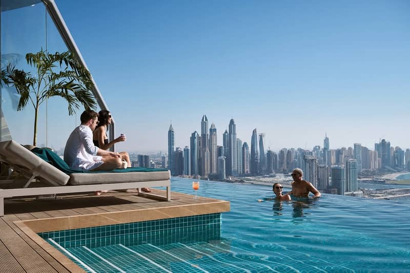 AURA SKYPOOL