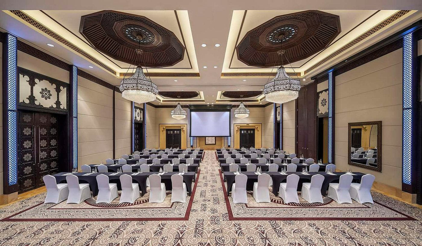 classroom_set_up_in_ballroom
