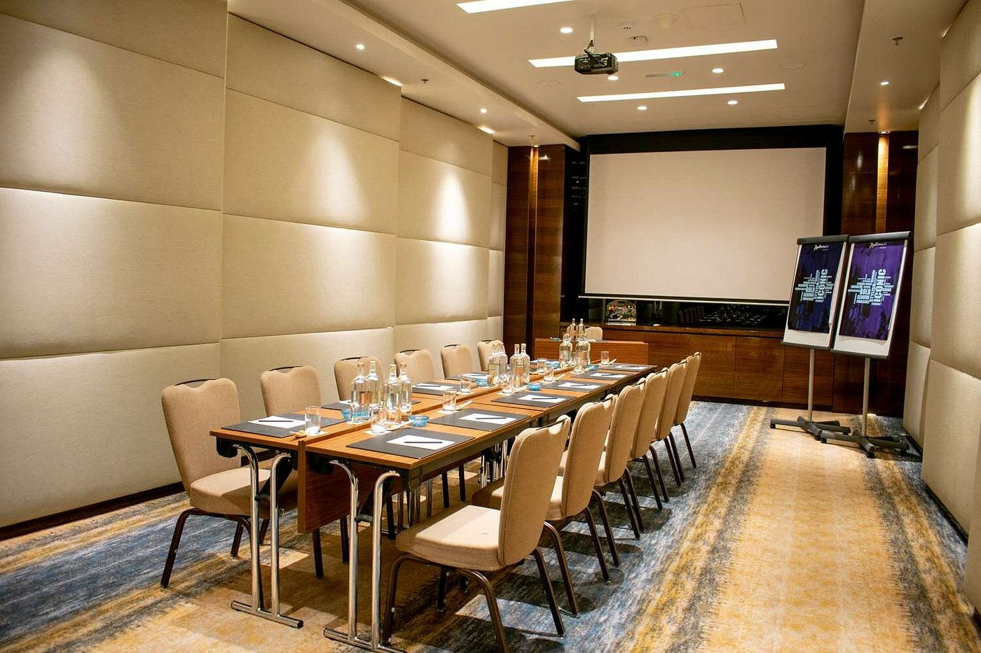 meeting_room_m2