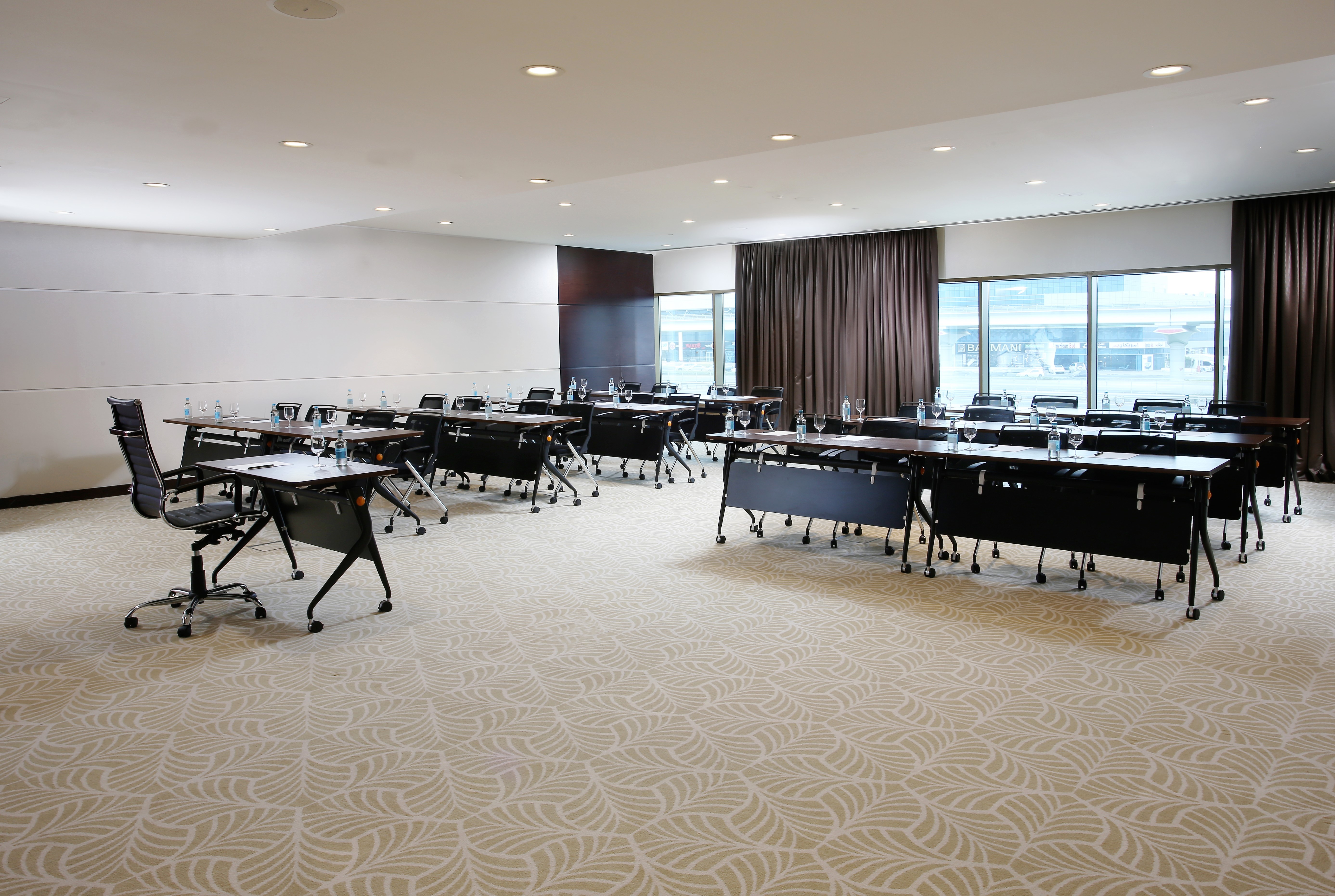 AL WAHA MEETING ROOM