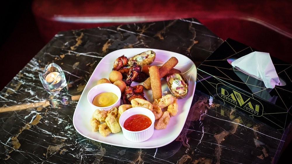Food & Drinks