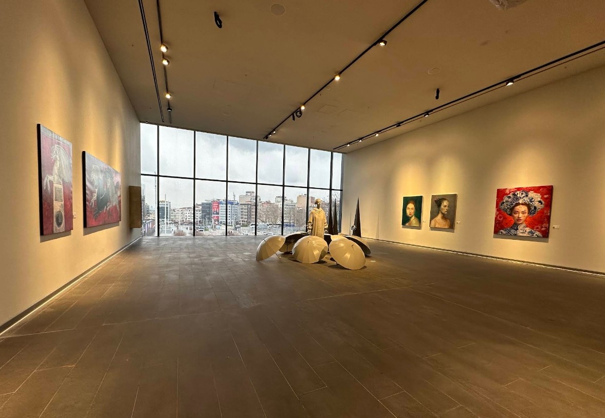 AKM Gallery