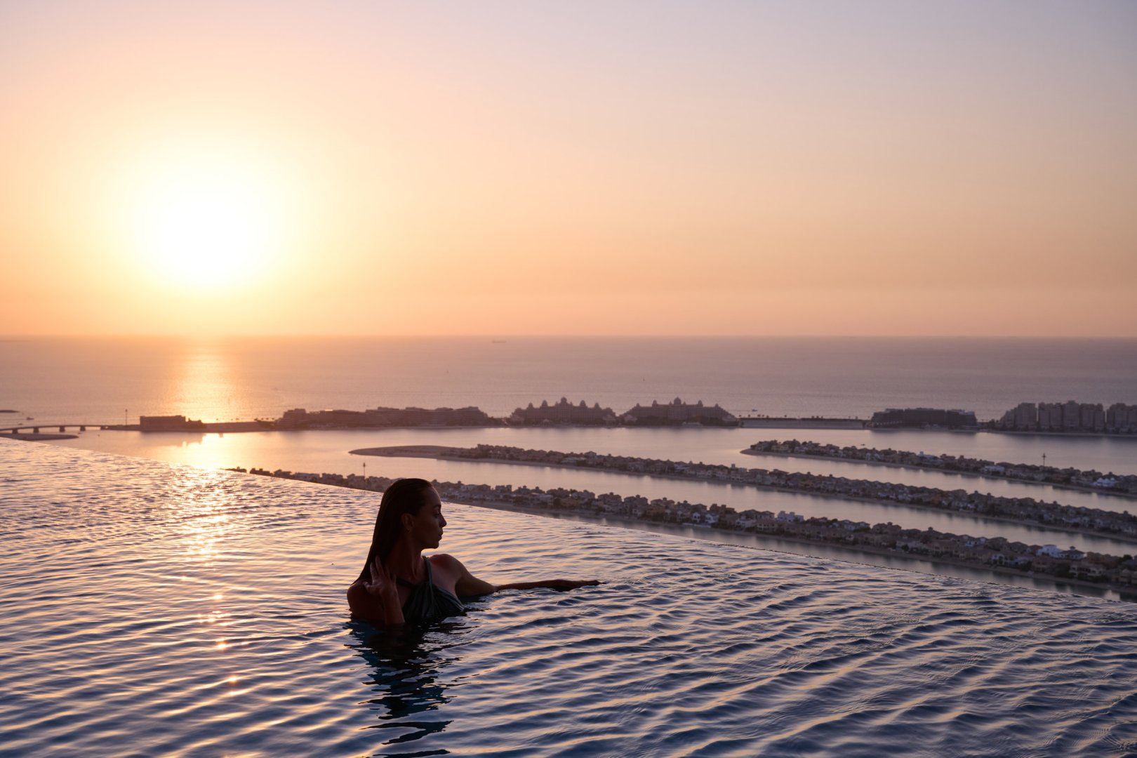 AURA SKYPOOL Infinity Pool