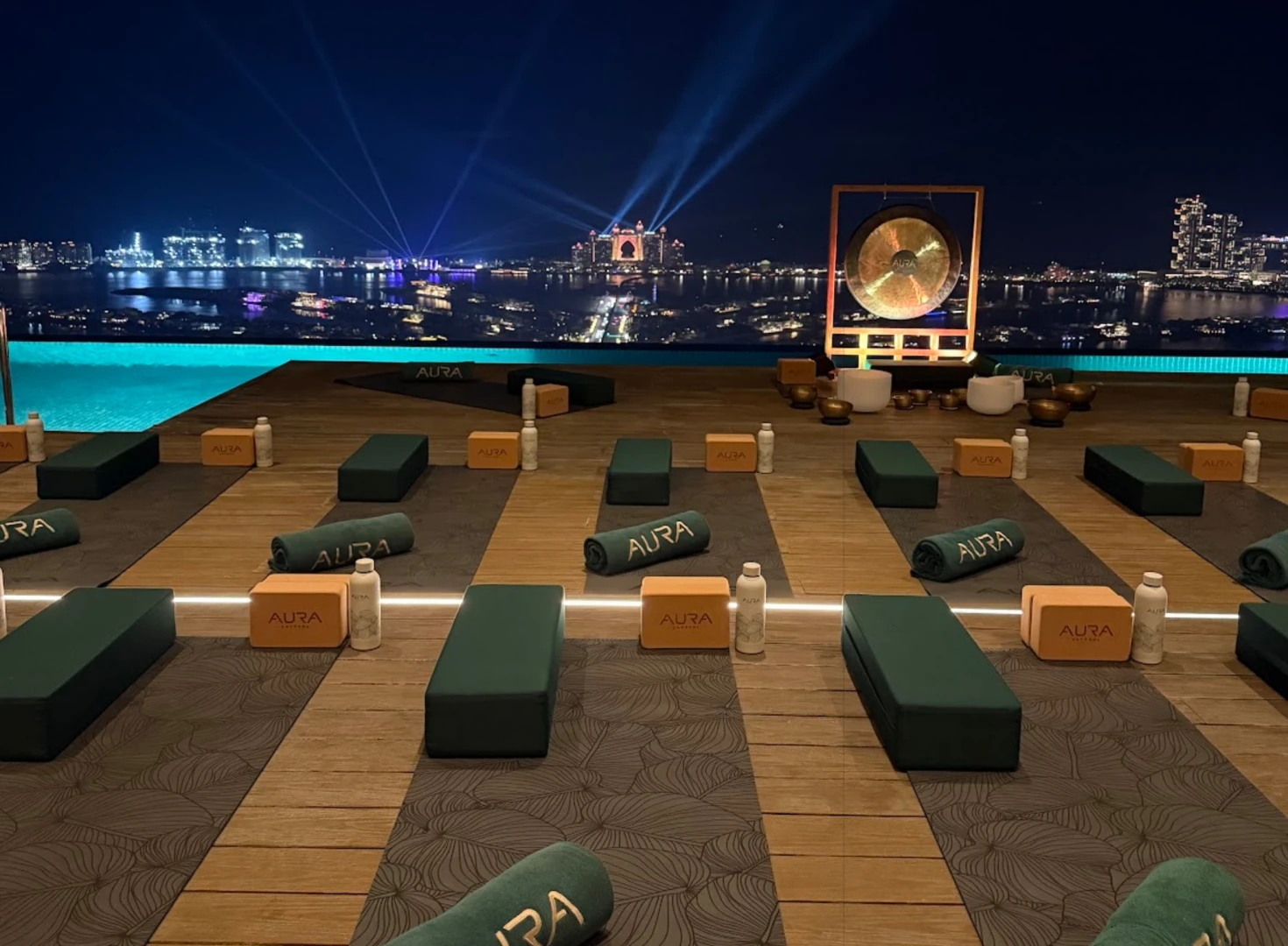 AURA SKYPOOL
