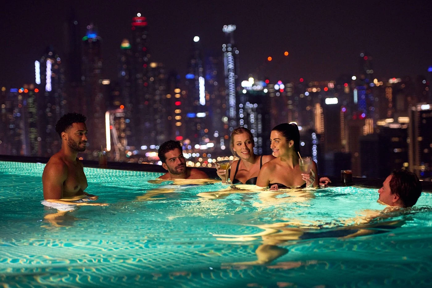 AURA SKYPOOL