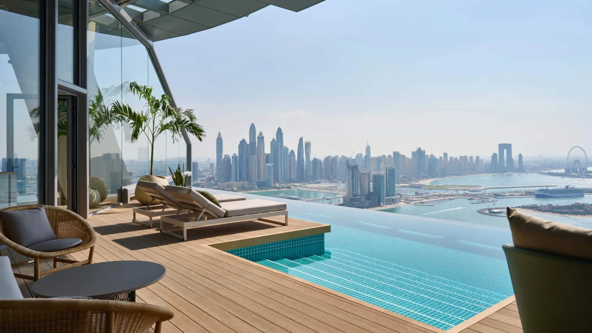 AURA SKYPOOL